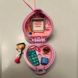 Polly pocket Pretty picture locket médaillon coeur version Quick 1991 bluebird Polly pocket Pretty picture locket médaillon coeur version Quick 1991 bluebird